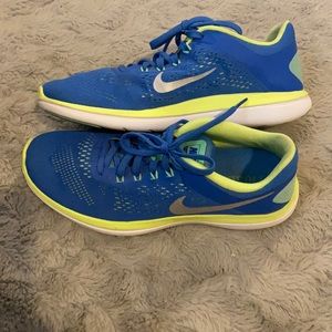 Nike Flex Run shoes